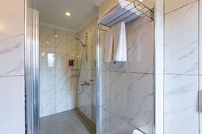 Seraglio Hotel & Suites