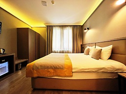 Seraglio Hotel & Suites