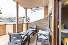 Seraglio Hotel & Suites