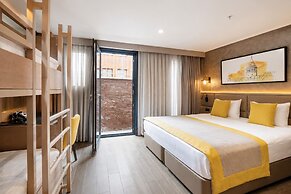Seraglio Hotel & Suites