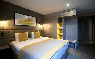 Seraglio Hotel & Suites