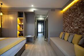 Seraglio Hotel & Suites