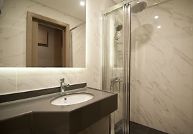 Seraglio Hotel & Suites