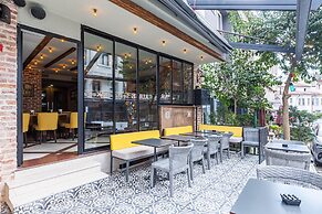 Seraglio Hotel & Suites