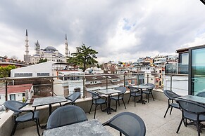 Seraglio Hotel & Suites