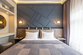 Seraglio Hotel & Suites