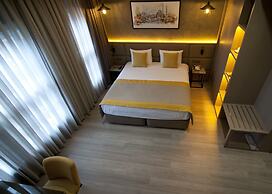 Seraglio Hotel & Suites