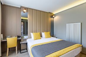 Seraglio Hotel & Suites