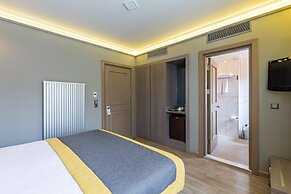 Seraglio Hotel & Suites