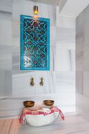 Seraglio Hotel & Suites