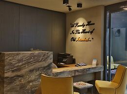 Seraglio Hotel & Suites