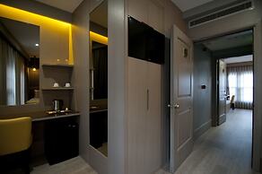 Seraglio Hotel & Suites