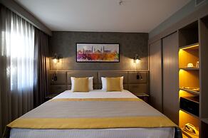 Seraglio Hotel & Suites