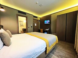 Seraglio Hotel & Suites
