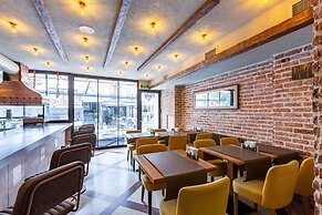 Seraglio Hotel & Suites