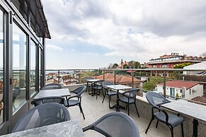 Seraglio Hotel & Suites