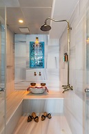 Seraglio Hotel & Suites