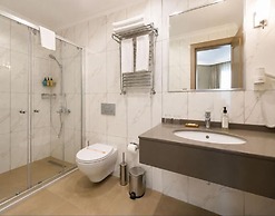 Seraglio Hotel & Suites