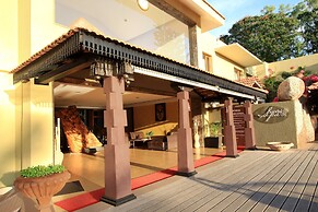 Silent Shores Resort & Spa