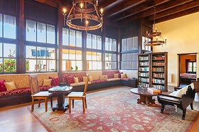 Spirit Of The Knights Boutique