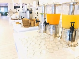 Sand Sea Beach Resort