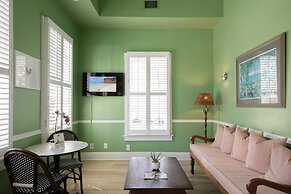 The Southernmost Inn - Adults Only