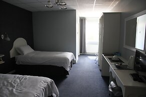 5 Corners Guest Inn