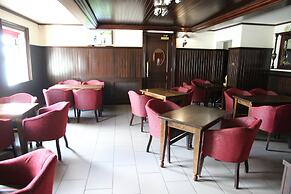 5 Corners Guest Inn