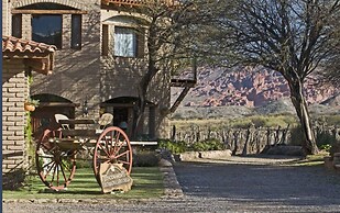 La Casa De La Bodega - Wine Boutique Hotel
