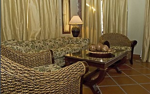 La Casa De La Bodega - Wine Boutique Hotel