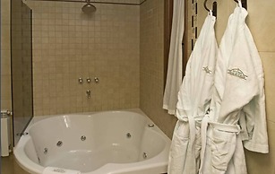 La Casa De La Bodega - Wine Boutique Hotel