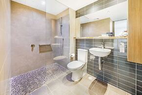 Oaks Redcliffe Mon Komo Suites