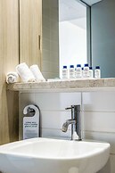 Oaks Redcliffe Mon Komo Suites