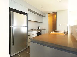 Oaks Redcliffe Mon Komo Suites