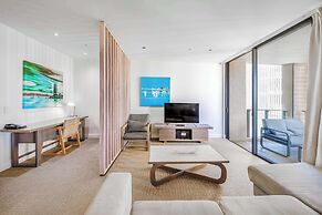 Oaks Redcliffe Mon Komo Suites