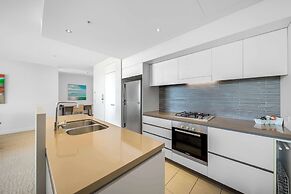 Oaks Redcliffe Mon Komo Suites