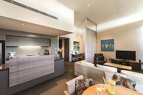 Oaks Redcliffe Mon Komo Suites
