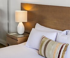 Oaks Redcliffe Mon Komo Suites