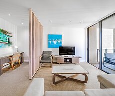 Oaks Redcliffe Mon Komo Suites