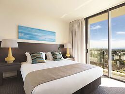 Oaks Redcliffe Mon Komo Suites