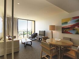 Oaks Redcliffe Mon Komo Suites