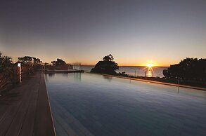 Oaks Redcliffe Mon Komo Suites