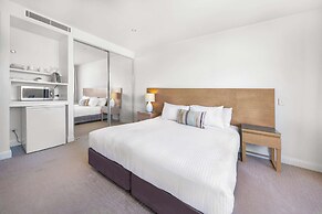 Oaks Redcliffe Mon Komo Suites