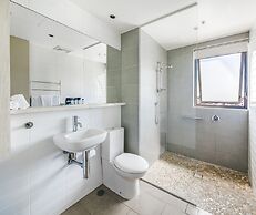 Oaks Redcliffe Mon Komo Suites