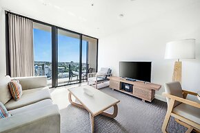 Oaks Redcliffe Mon Komo Suites