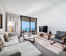 Oaks Redcliffe Mon Komo Suites