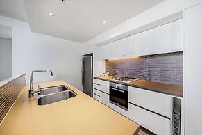 Oaks Redcliffe Mon Komo Suites