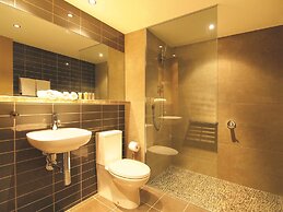 Oaks Redcliffe Mon Komo Suites