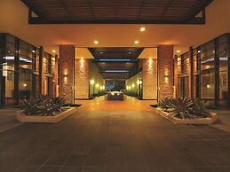 Oaks Redcliffe Mon Komo Suites