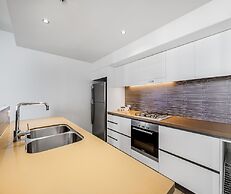 Oaks Redcliffe Mon Komo Suites